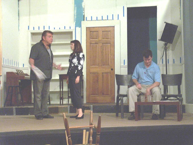 [l-r] Lou Savarese as Abe, Ana Soulios as Alice, Tim McGovern as Jerry